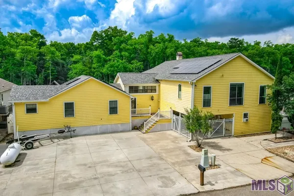 $550,000 | 23022 Chene Blanc Lane, Maurepas, LA 70449