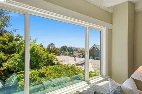 $1,485,000 | 5765 Manila Avenue, Oakland, CA 94618