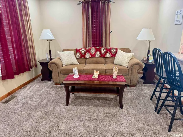 $169,000 | 216 South Hubbard Avenue, Goreville, IL 62939