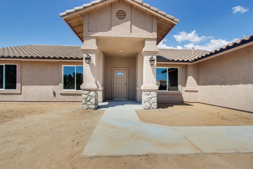 15936 Acoma Road Apple Valley, CA 92307 - Photo 1 of 1