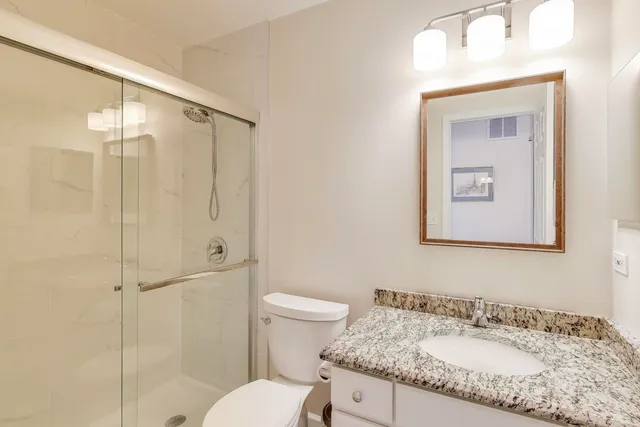 $404,000 | 1576 North St Marks Place, Palatine, IL 60067