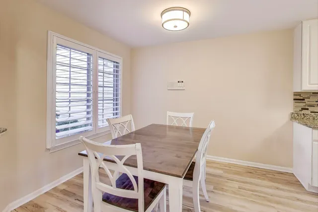 $404,000 | 1576 North St Marks Place, Palatine, IL 60067