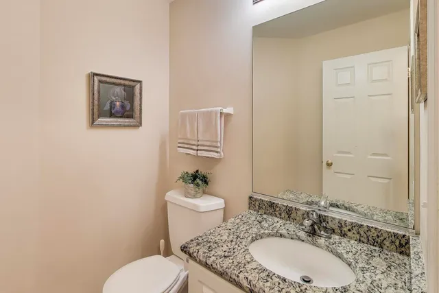 $404,000 | 1576 North St Marks Place, Palatine, IL 60067