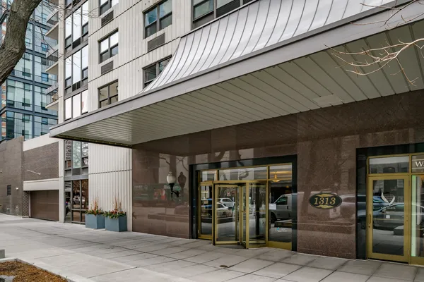 $949,000 | 1313 North Ritchie Court, Unit 1005, Chicago, IL 60610
