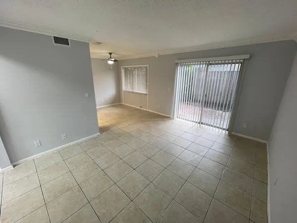 $2,000 | 5956 Northwest 21st Street, Unit 53A, Lauderhill, FL 33313