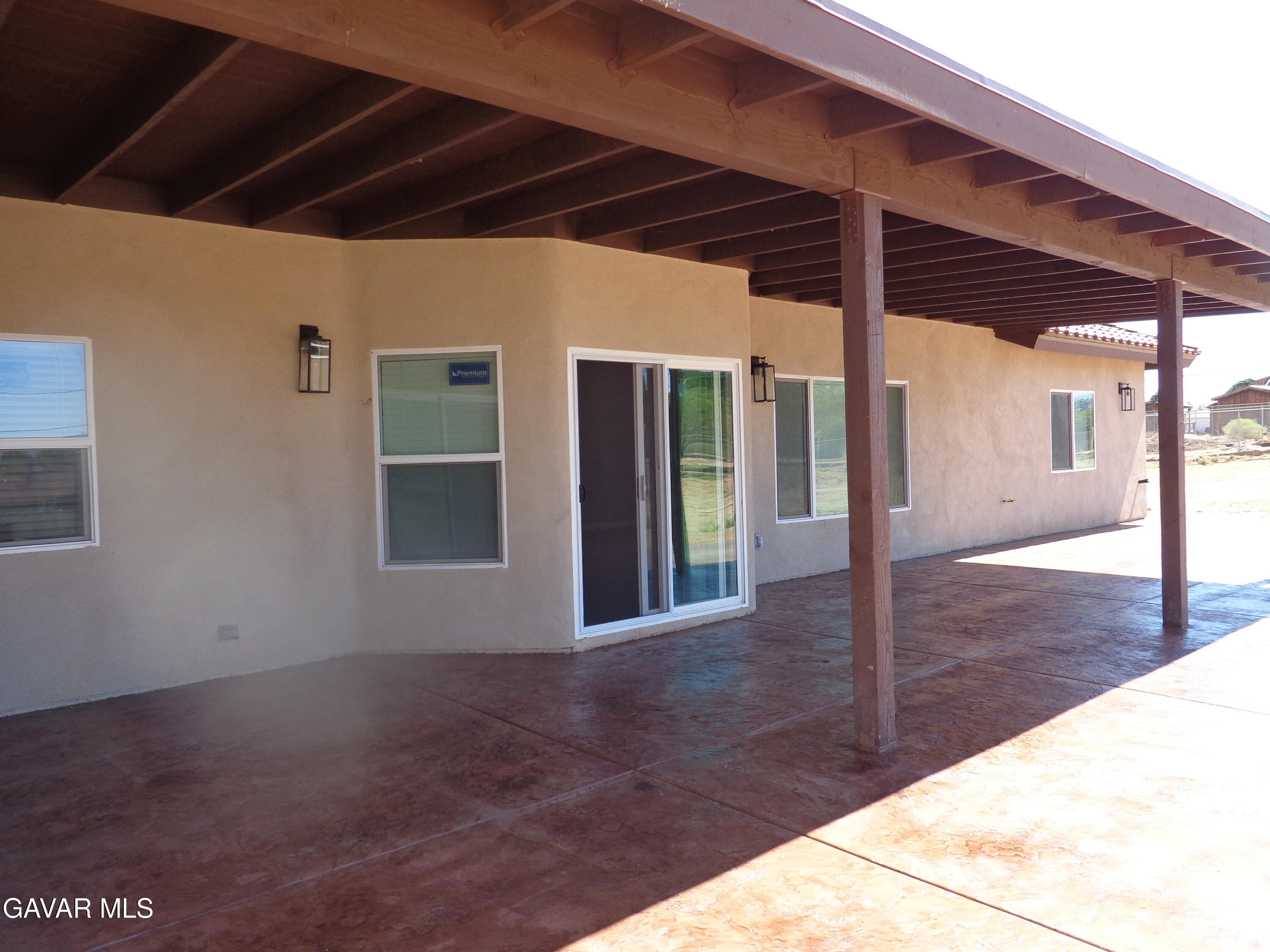 18255 Winnetka Road Apple Valley, CA 92307 - Photo 31 of 33 a view interior of the house