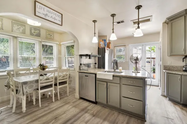 $360,000 | 1005 North Fruit Avenue, Fresno, CA 93728