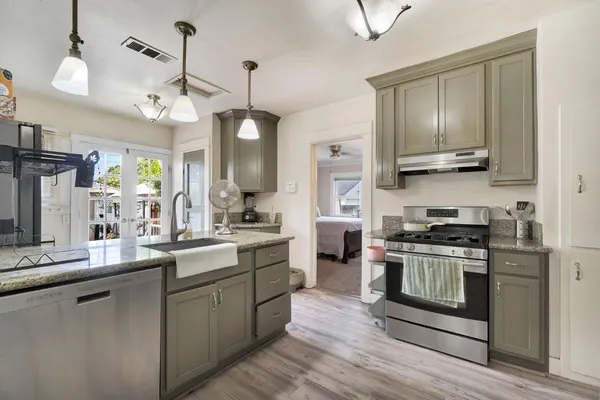 $360,000 | 1005 North Fruit Avenue, Fresno, CA 93728