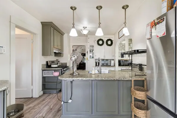 $360,000 | 1005 North Fruit Avenue, Fresno, CA 93728