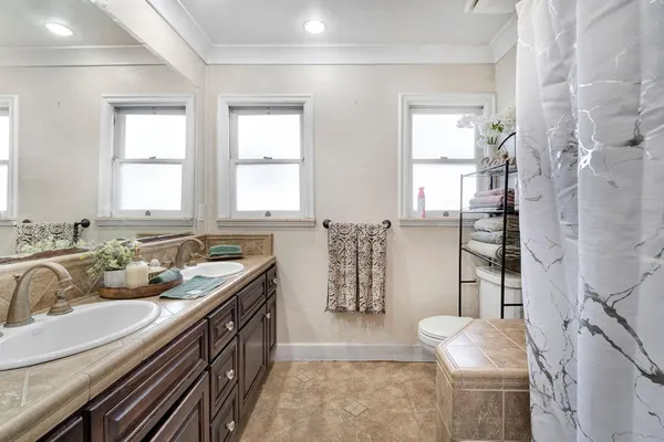 $360,000 | 1005 North Fruit Avenue, Fresno, CA 93728