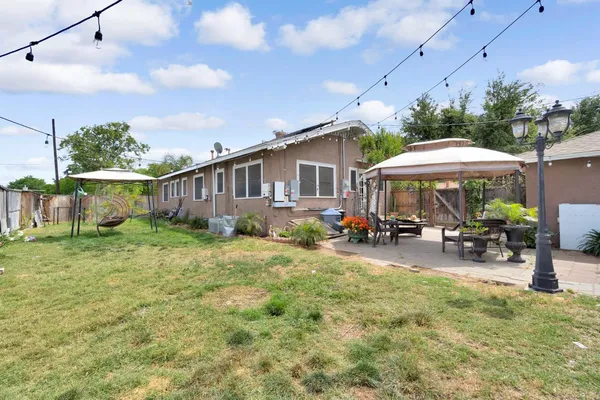 $360,000 | 1005 North Fruit Avenue, Fresno, CA 93728