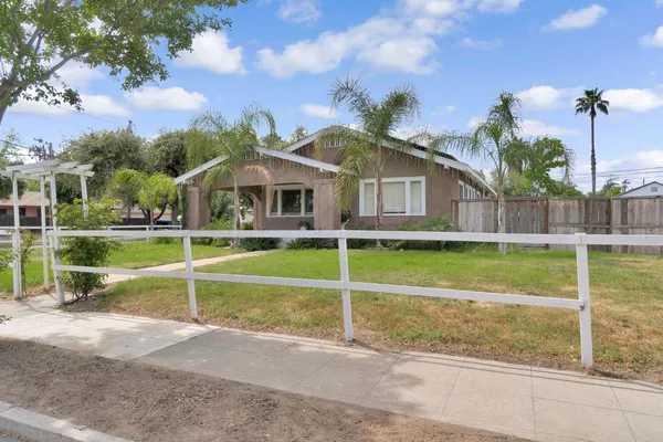 $360,000 | 1005 North Fruit Avenue, Fresno, CA 93728