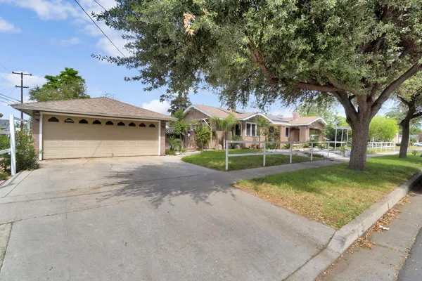 $360,000 | 1005 North Fruit Avenue, Fresno, CA 93728