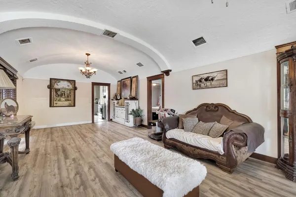 $360,000 | 1005 North Fruit Avenue, Fresno, CA 93728