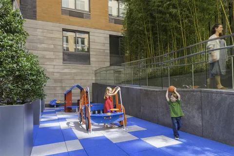 $7,684 | 550 West 45th Street, Unit PH102 | Hell's Kitchen