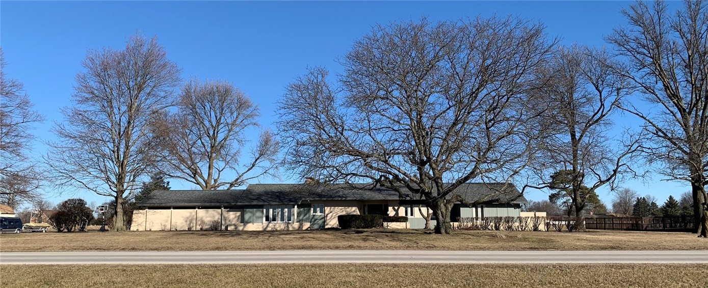 400 Country Club Road Mattoon, IL 61938 - Photo 1 of 35