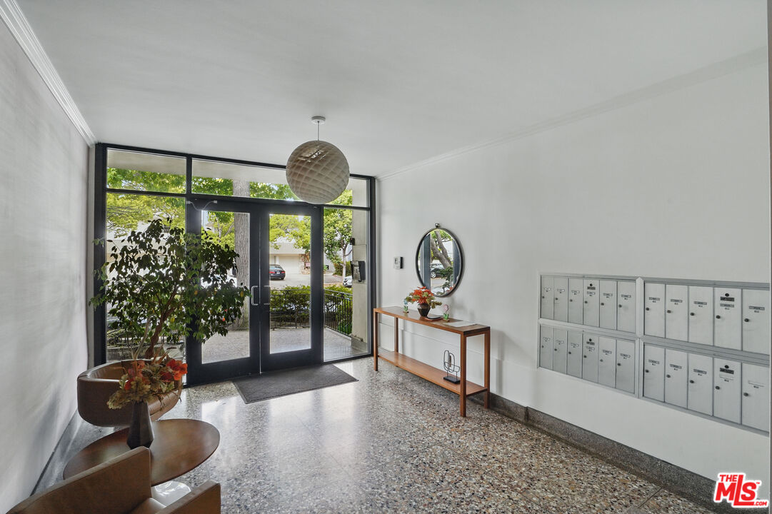 930 3rd Street, Unit 303 Santa Monica, CA 90403 - Photo 7 of 39