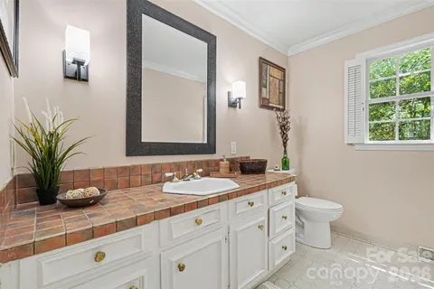 $800,000 | 5812 Camelot Drive, Charlotte, NC 28270