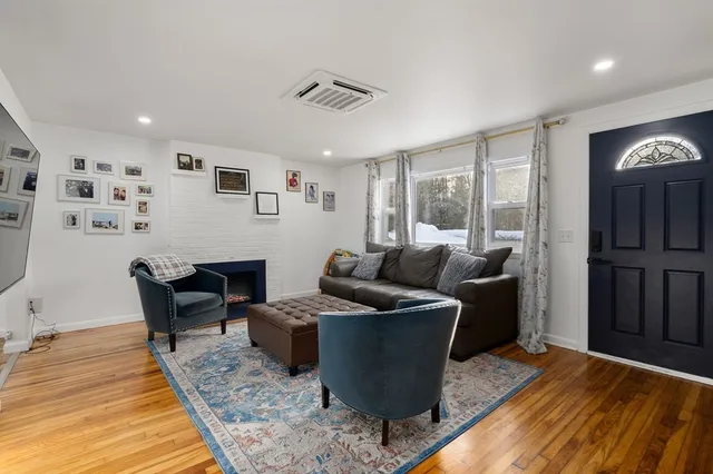 $599,900 | 188 Pleasant Street, Millis, MA 02054