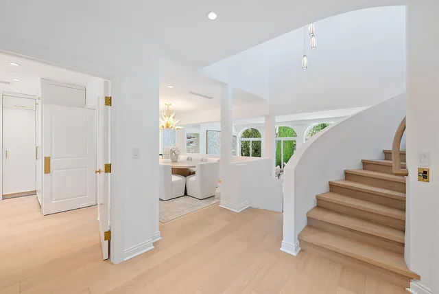 a view of entryway with white walls