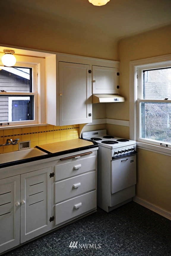 741 North 70th Street Seattle, WA 98103 - Photo 11 of 13 Gallery Image 11