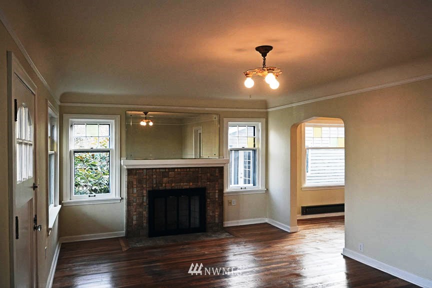 741 North 70th Street Seattle, WA 98103 - Photo 5 of 13 Gallery Image 5