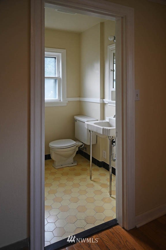 741 North 70th Street Seattle, WA 98103 - Photo 8 of 13 Gallery Image 8