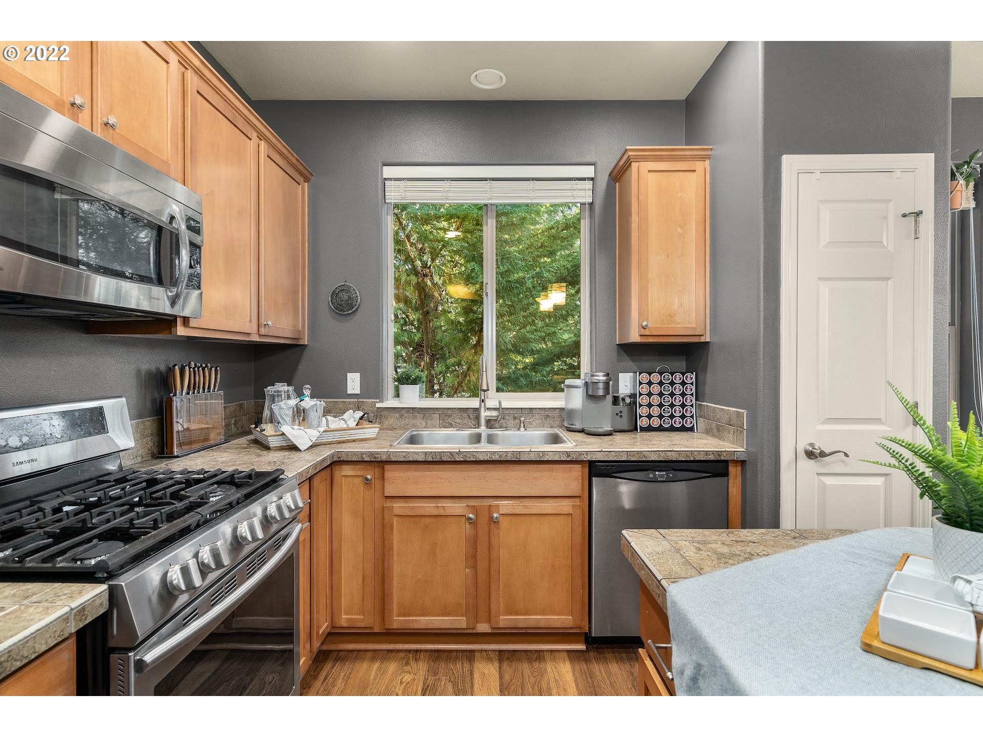 15515 Southwest Stone Ridge Circle Beaverton, OR 97007 - Photo 11 of 29 Gallery Image 11