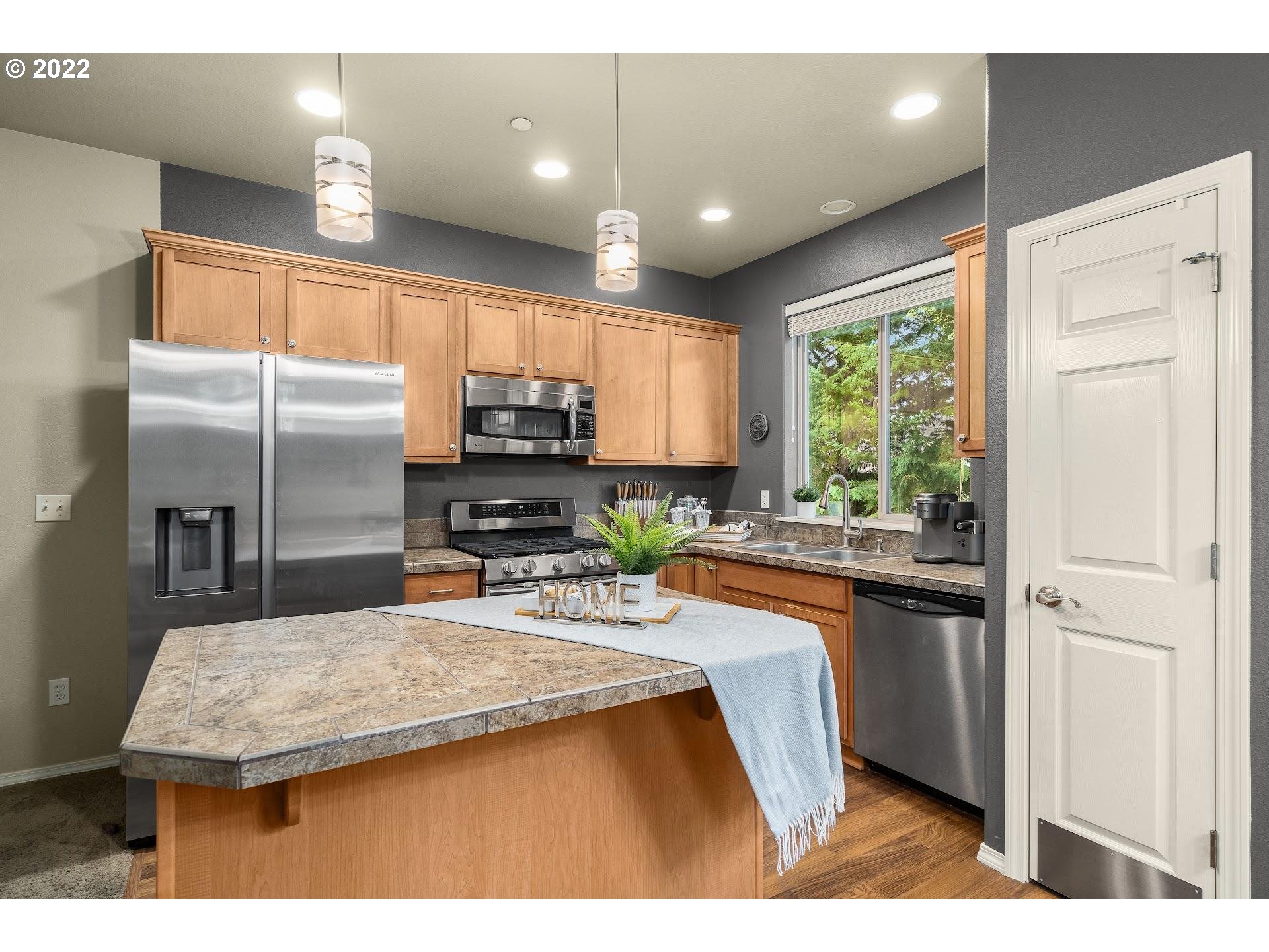 15515 Southwest Stone Ridge Circle Beaverton, OR 97007 - Photo 9 of 29 Gallery Image 9