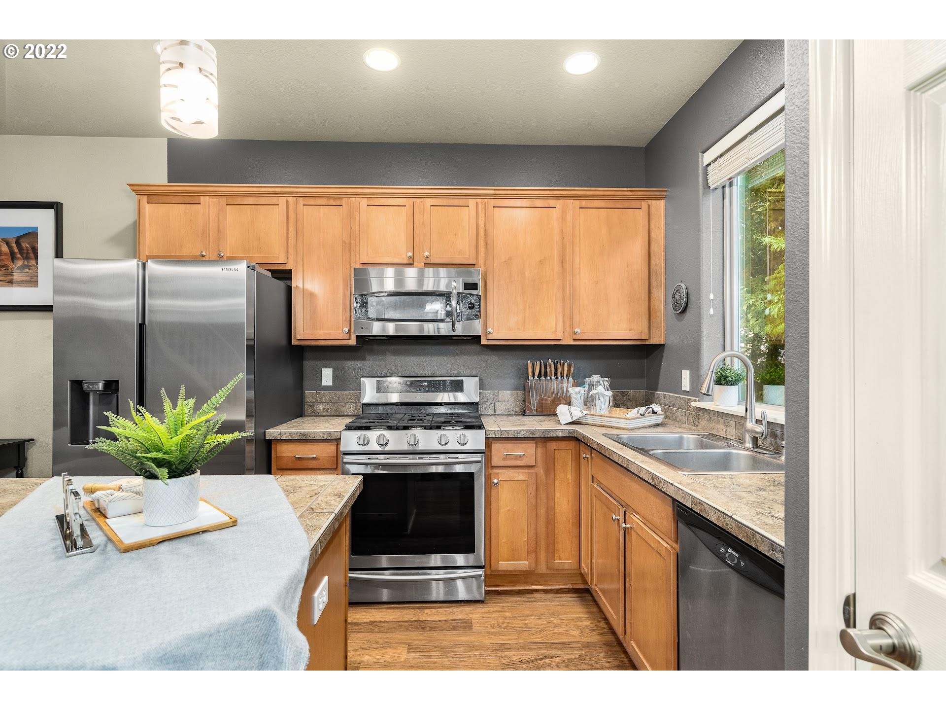 15515 Southwest Stone Ridge Circle Beaverton, OR 97007 - Photo 10 of 29 Gallery Image 10