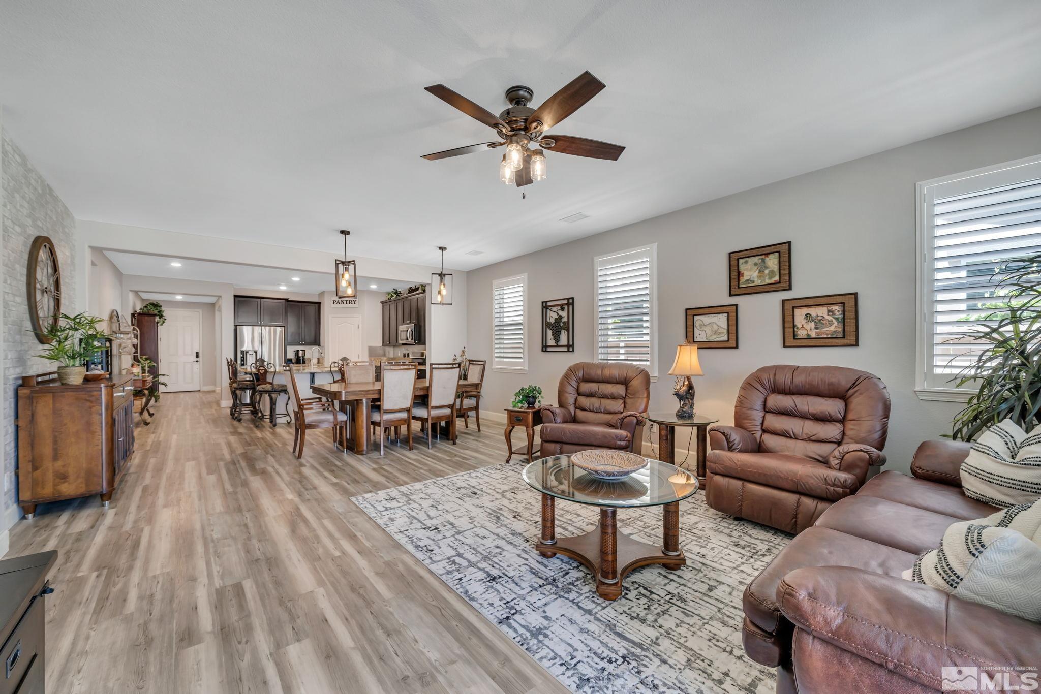 10128 Quintana Drive Reno, NV 89521 - Photo 5 of 34 a living room with furniture