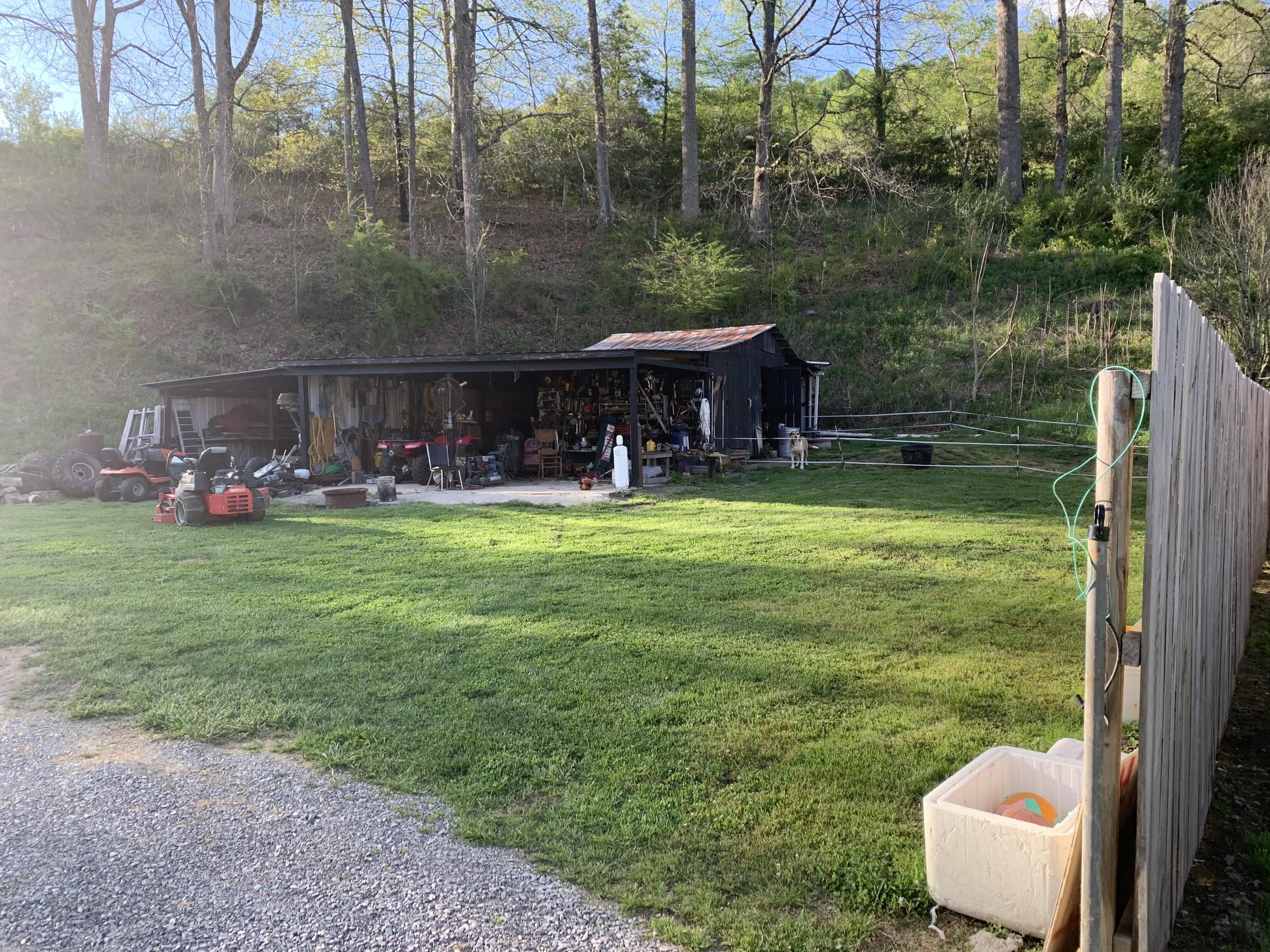 651 Lick Branch Road Ewing, VA 24248 - Photo 9 of 30 90094AB8-D9E6-4C72-8B93-4C0673684D9C