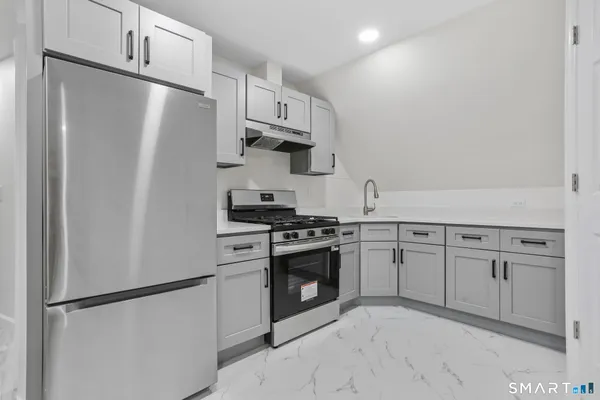 $2,300 | 661-663 Iranistan Avenue, Bridgeport, CT 06605
