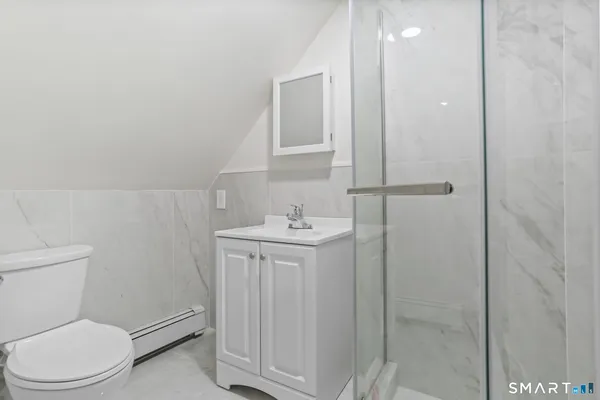 $2,300 | 661-663 Iranistan Avenue, Bridgeport, CT 06605