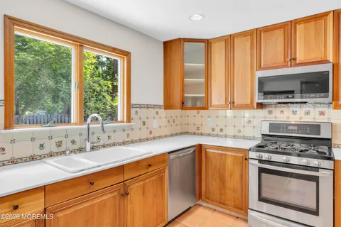 $1,575,000 | 27 Circle Lane, Little Silver, NJ 07739