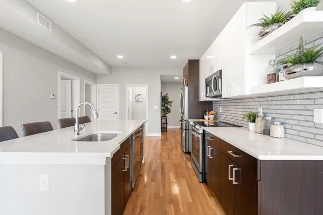 $649,000 | 10 Taber Street, Unit 501, Boston, MA 02119