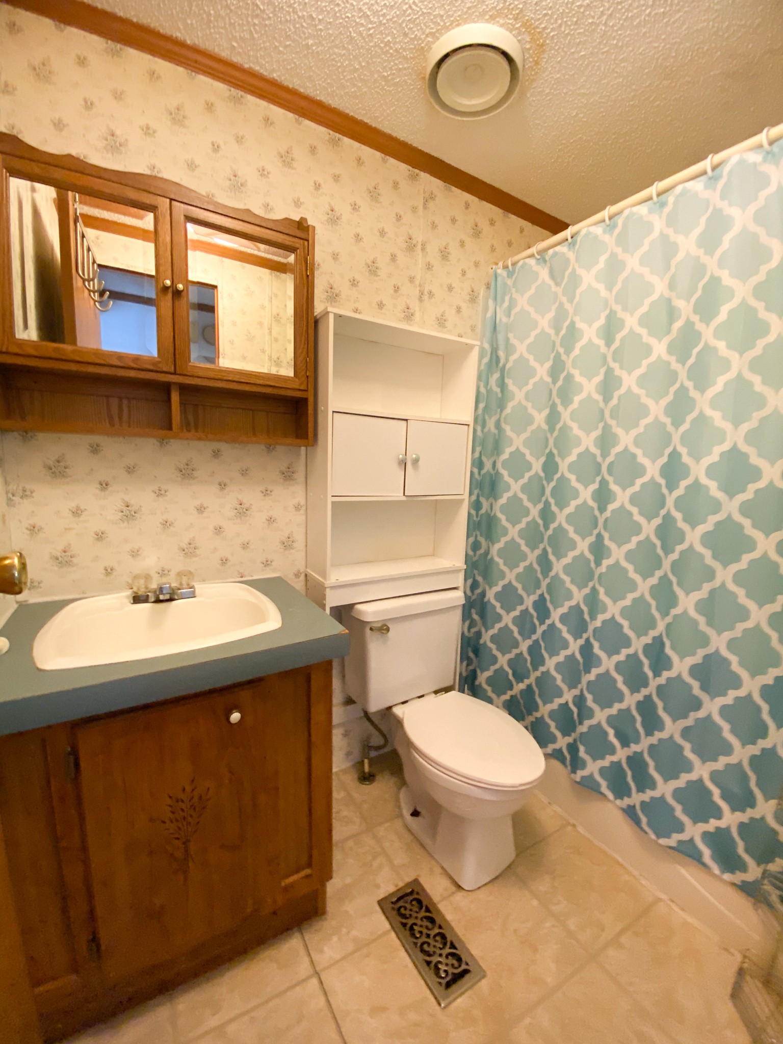 72 Pratt Road Manchester, TN 37355 - Photo 17 of 24 a bathroom with a sink toilet and mirror
