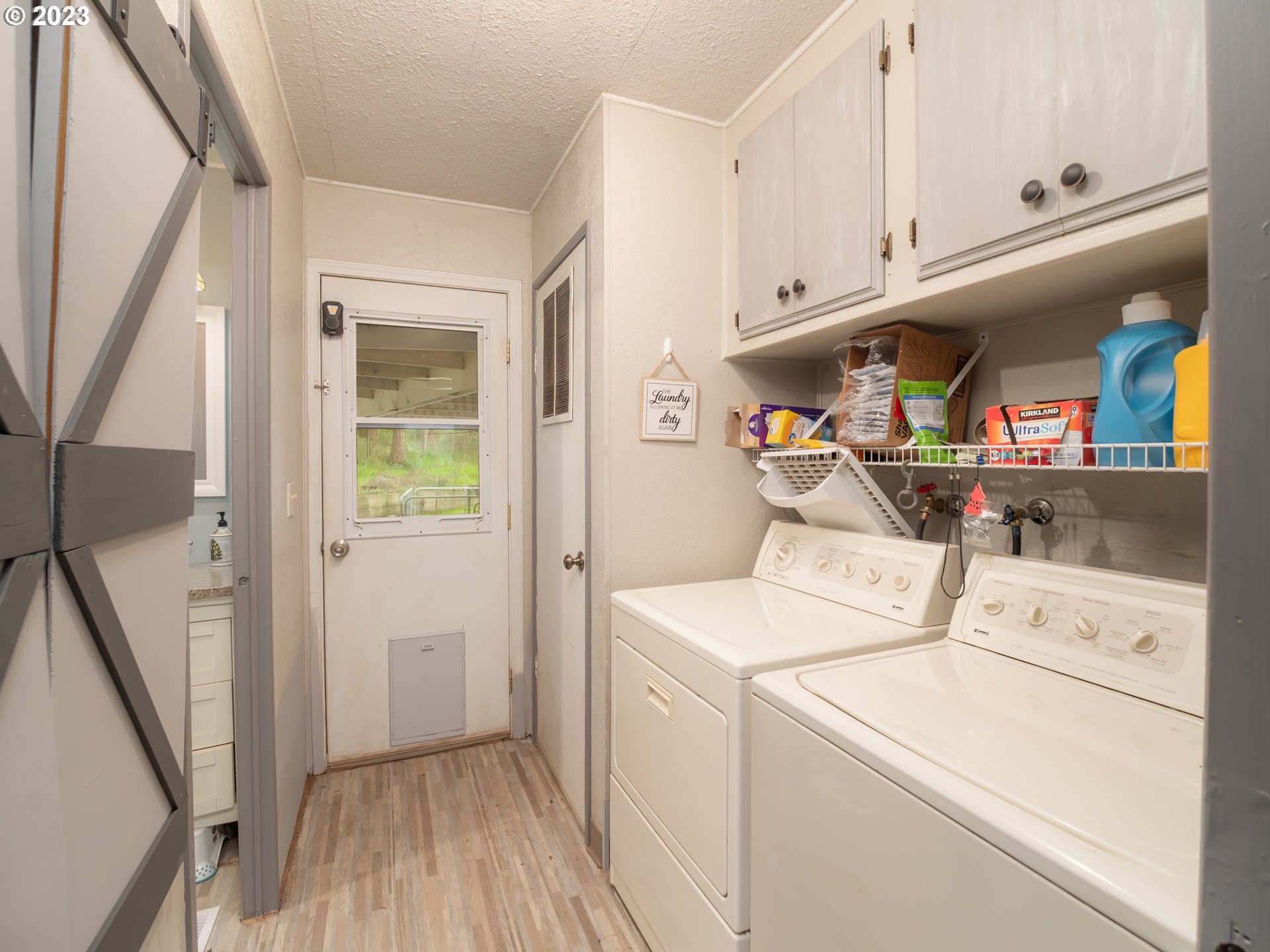 522 Kent Creek Road Winston, OR 97496 - Photo 18 of 26 Utility Room