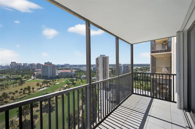 $2,700 | 20379 West Country Club Drive, Unit 2234, Aventura, FL 33180