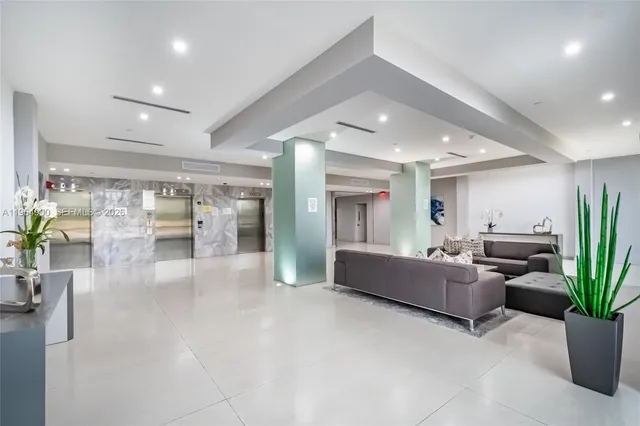 $2,700 | 20379 West Country Club Drive, Unit 2234, Aventura, FL 33180