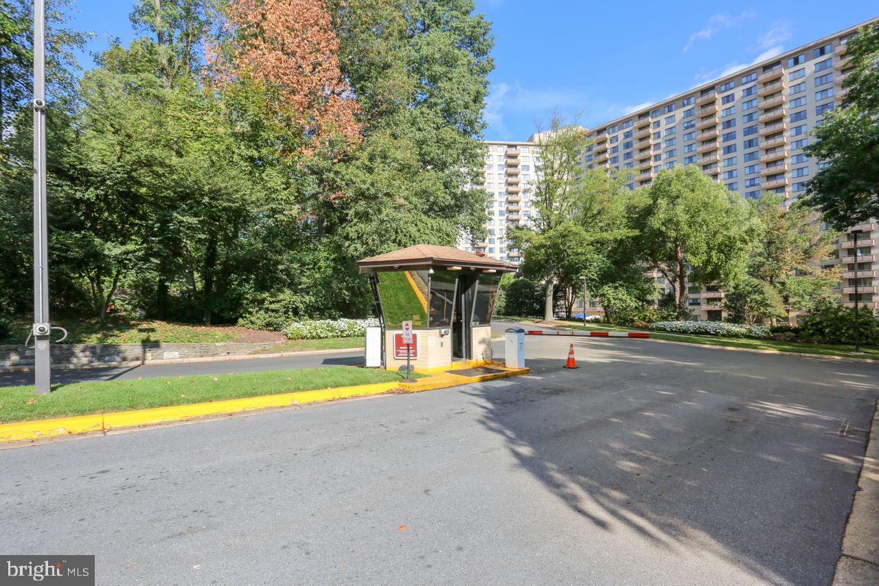 5225 Pooks Hill Road, Unit 827N Bethesda, MD 20814 - Photo 31 of 46 Promenade Security Gate