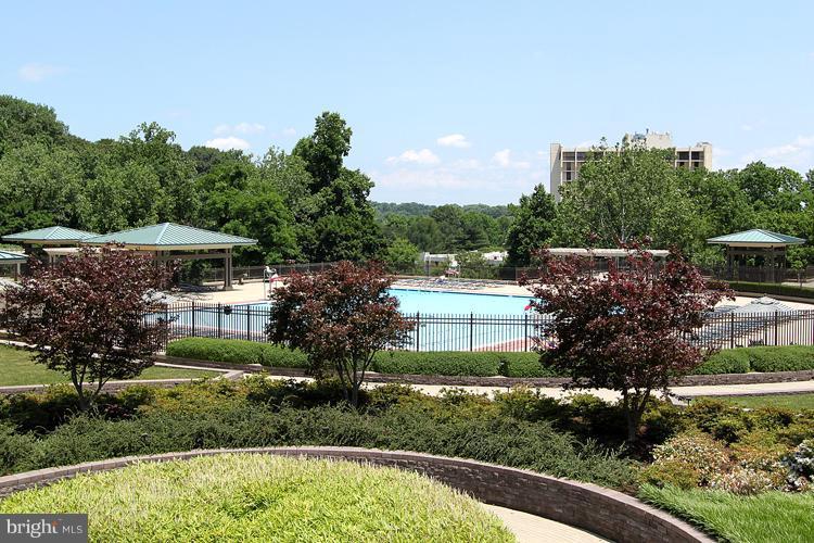 5225 Pooks Hill Road, Unit 827N Bethesda, MD 20814 - Photo 36 of 46 Promenade Pool
