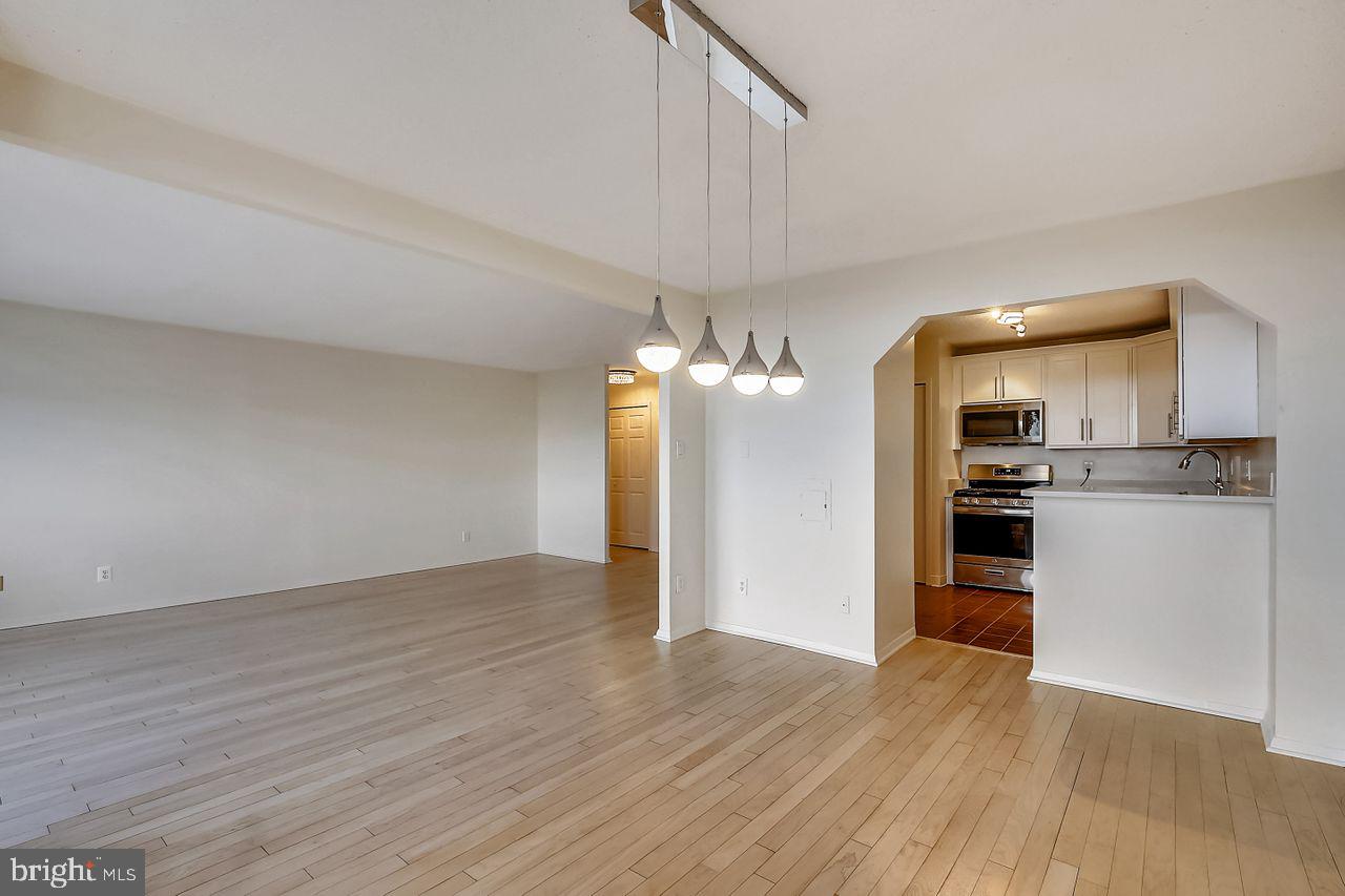 5225 Pooks Hill Road, Unit 827N Bethesda, MD 20814 - Photo 7 of 46 Living and Dining Room
