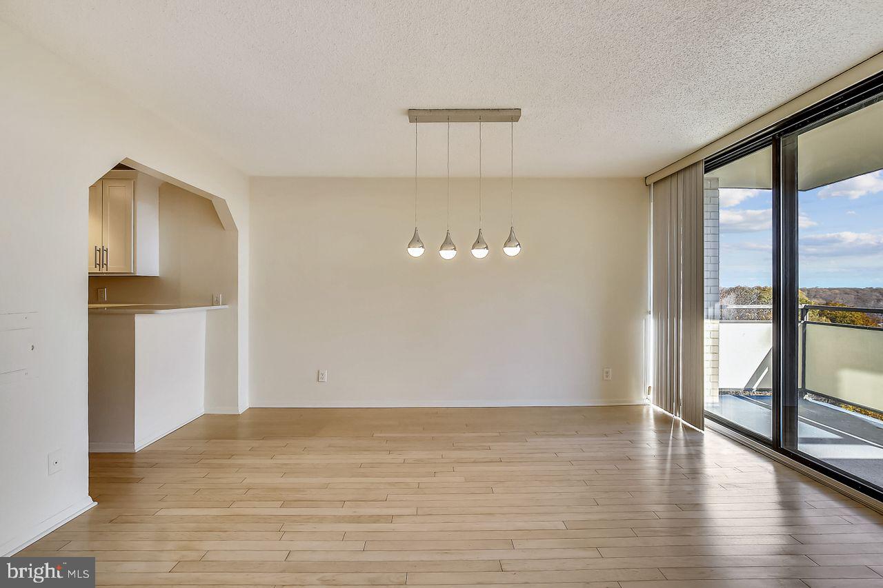 5225 Pooks Hill Road, Unit 827N Bethesda, MD 20814 - Photo 8 of 46 Living and Dining Room