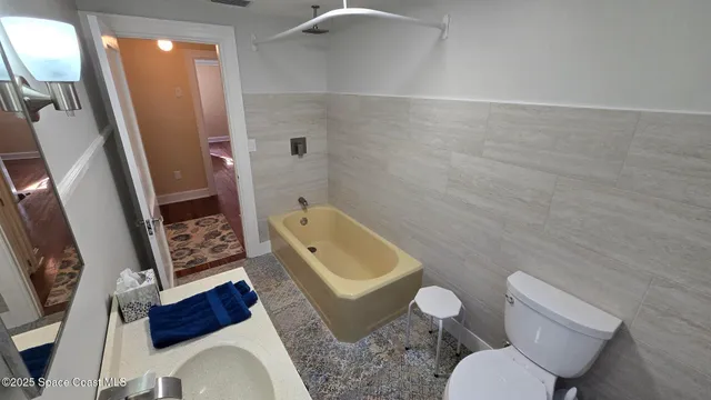 $2,400,000 | 875 Indian River Drive, Cocoa, FL 32922