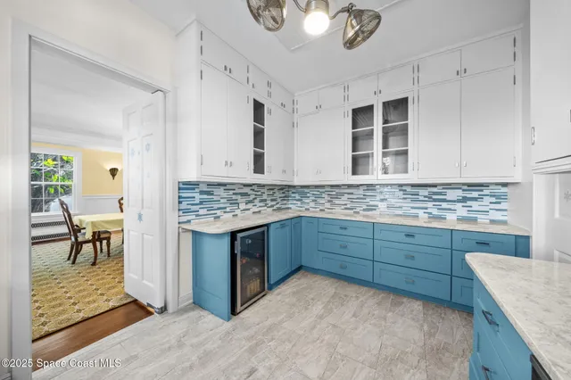 a view of a room with an empty space