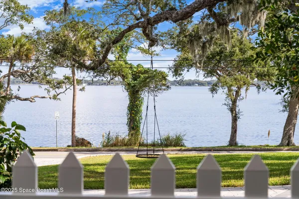 $2,400,000 | 875 Indian River Drive, Cocoa, FL 32922