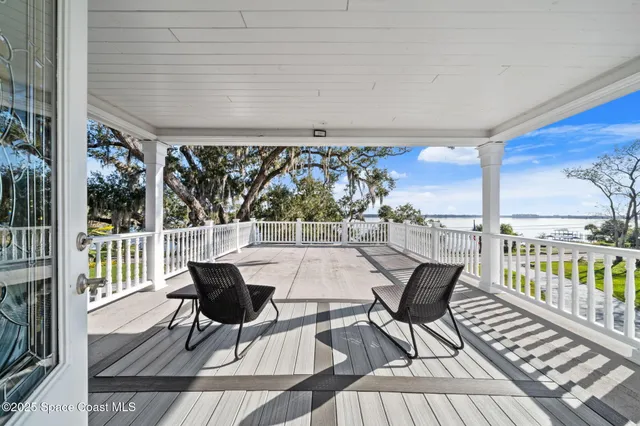 $2,400,000 | 875 Indian River Drive, Cocoa, FL 32922