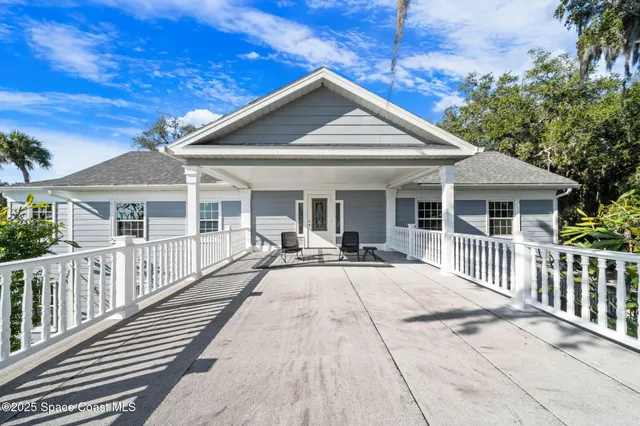 $2,400,000 | 875 Indian River Drive, Cocoa, FL 32922