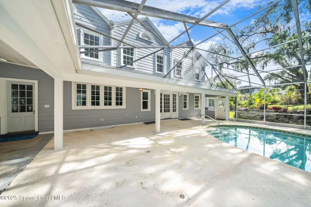 $2,400,000 | 875 Indian River Drive, Cocoa, FL 32922